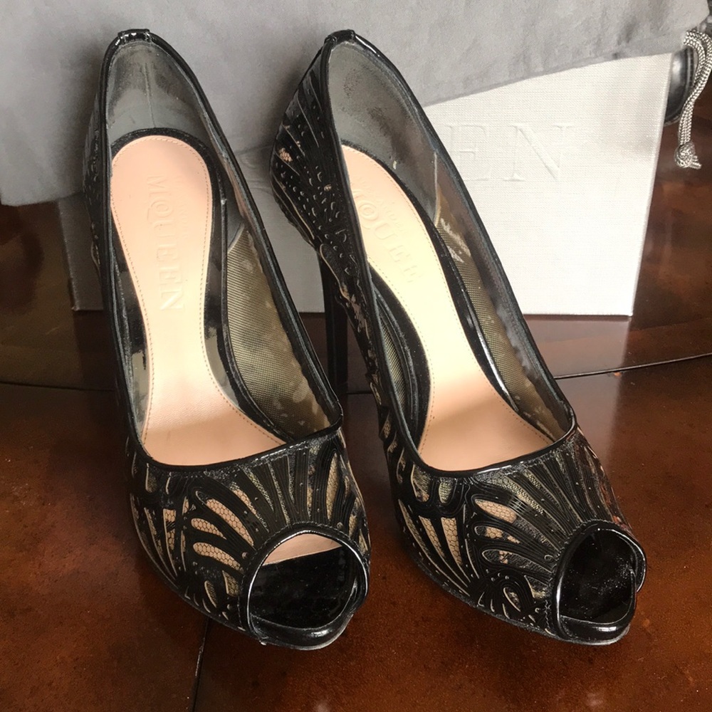 ☠️Black Patent Alexander McQueen Pumps
